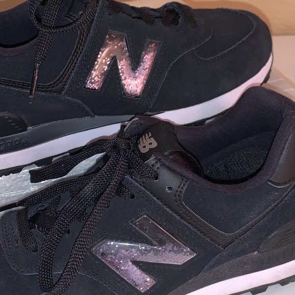 New Balance tennis shoes black suede taupe glitter - Picture 3 of 8